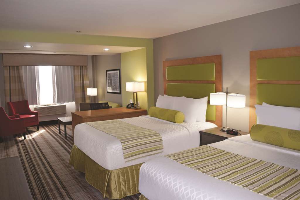 La Quinta Inn & Suites Far Rockaway - Beach Hotel 뉴욕 객실 사진