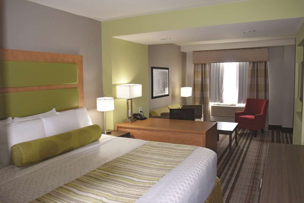 La Quinta Inn & Suites Far Rockaway - Beach Hotel 뉴욕 객실 사진